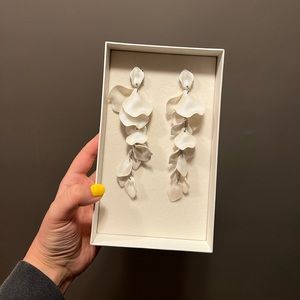 H&M Conscious Exclusive Large Clip Earrings White